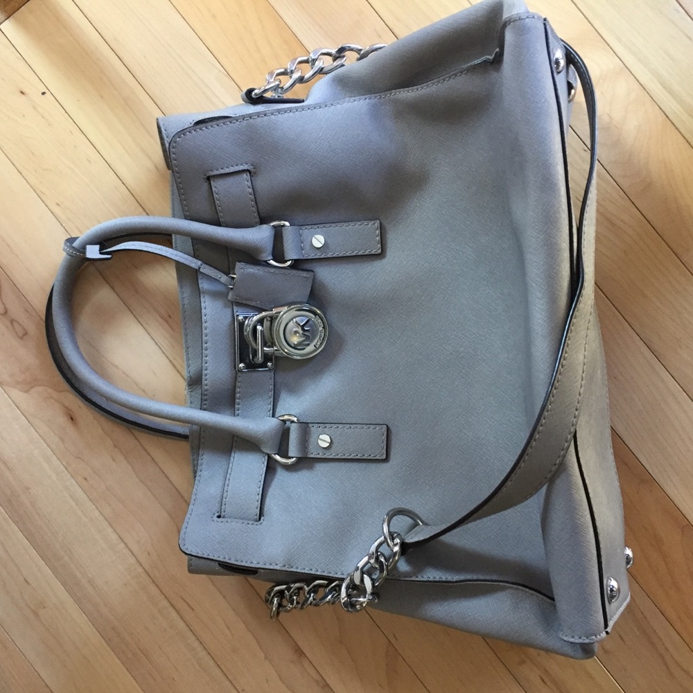 MICHAEL KORS GREY LEATHER SHOULDER BAG